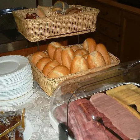 Πανσιόν Landgasthaus Kreuz Beim Tom 2*