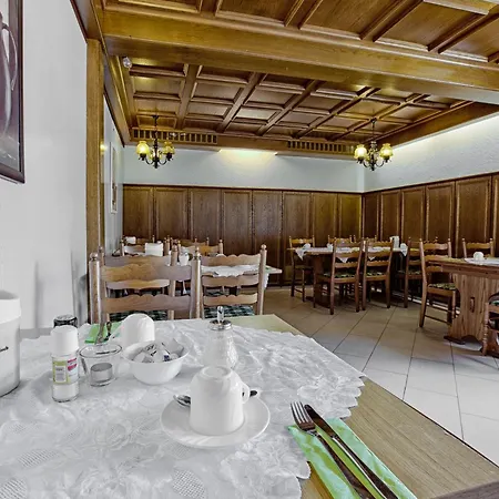 Landgasthaus Kreuz Beim Tom Gasthof